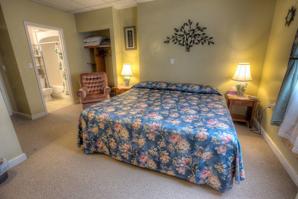Villa Maria Country Inn Acheson Exterior photo